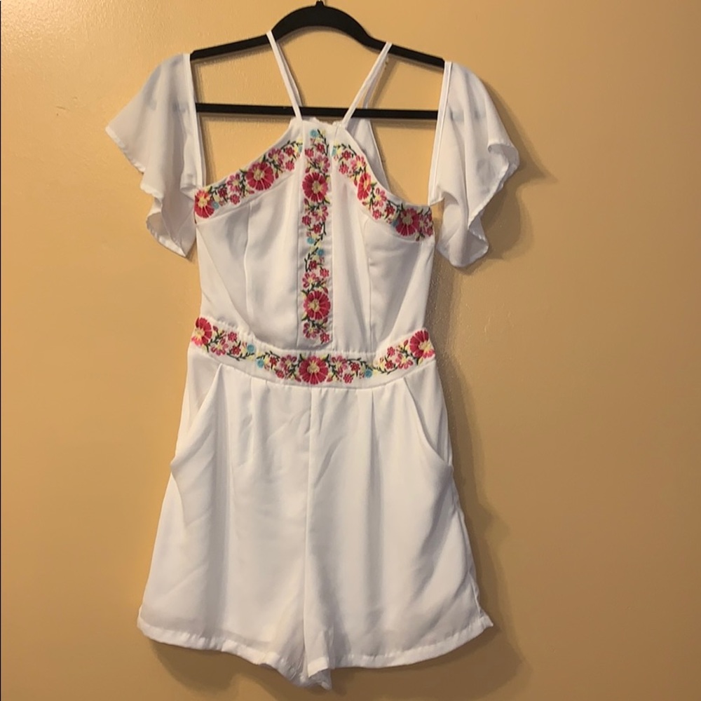 Gianni Bini white off the shoulder romper